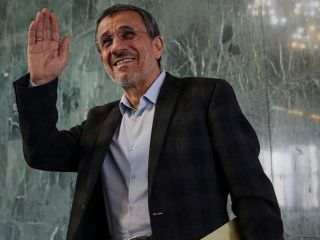 احمدی‌نژاد: با اطلاعی که از شرایط کشور و جهان دارم، در آینده نزدیک آرزو‌های تاریخی ملت برآورده خواهد شد