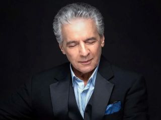 جسد فرامرز اصلانی بنا به وصیت خودش سوزانده شد - ویدیو