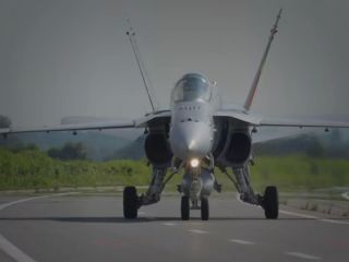 پیش از نشست صلح ژنو؛ خلبانان سوئیس جنگنده‌ها را در بزرگراه فرود آوردند