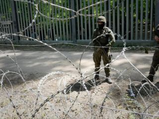 سرباز لهستانی که با ضربات چاقوی یک پناهجو در مرز بلاروس مجروح شده بود جان باخت