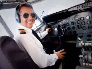 چرا خلبانان ریش ندارند؟