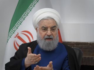 حسن روحانی می گوید وظیفه دو نفر از کاندیداهای انتخابات «هتاکی و فحاشی است»