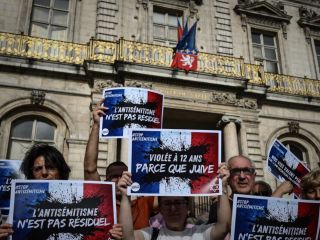 تجاوز به یک دختربچه ۱۲ ساله یهودی در فرانسه، تجمع صدها نفر در اعتراض به یهودی‌ستیزی