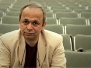 ابراهیم نبوی: انتخاب پزشکیان یکی از راههای معدودی است که برای نجات ایران باقی مانده