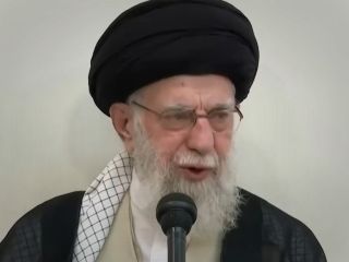 خامنه‌ای زیر حرفش زد تا تحریم انتخابات حکومتی را توجیه کند: ضد نظام نیستند!