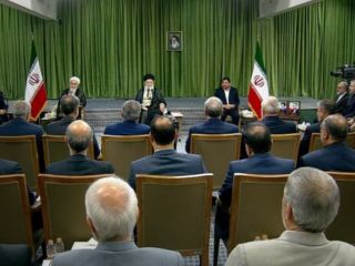 علی خامنه‌ای در سخنرانی امروز خود خواستار ادامه «الگوی مدیریتی» ابراهیم رئیسی شد