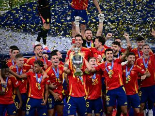 اسپانیا با نتیجه ۲ بر ۱ مقابل انگلیس قهرمان جام ملت‌های اروپا شد