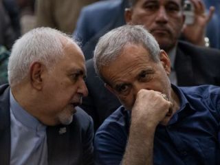 شعار «ظریف گورتو گم کن» در نماز جمعه تهران و واکنش‌ها نسبت به آن