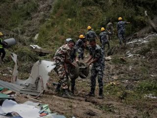 سقوط هواپیمای نپالی در کاتماندو: همگی به جز خلبان کشته شدند + ویدیو