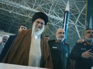 شکست دو سیاست بازدارندگی خامنه‌ای مقابل اسرائیل؛ آیا محور مقاومت جنگ را به ایران می‌کشاند؟