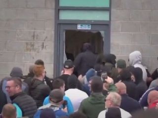 نگرانی پناهجویان ایرانی و افغان در هتل‌های محل اقامت‌شان از تظاهرات راستگرایان افراطی