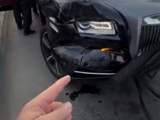 تصادف رولزرویس و وانت پراید در خیابانی در تهران