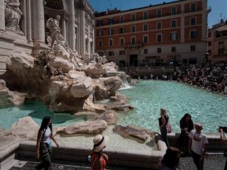 ورودی دو یورویی برای ورود به محوطه «فواره تروی» در رم