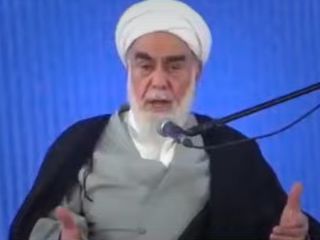 گلپایگانی، رئیس دفتر خامنه‌ای: خدا را شکر کنید که در این نظام زندگی می‌کنید