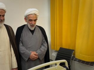 عیادت نمایندگان خامنه‌ای از سفیر ایران در لبنان؛ چهره امانی در عکس‌ها به‌طور کامل مشخص نیست