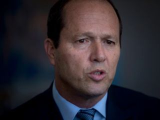 وزیر اقتصاد اسرائیل: باید به ایران حمله کنیم