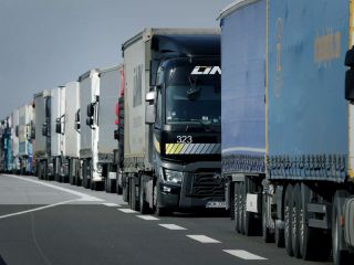 کامیون‌دارن ایرانی چگونه و با کمک کدام کشورها تحریم‌های اتحادیه اروپا را دور می‌زنند؟