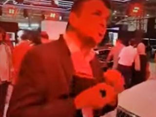 انتقاد از واردات ماشین‌های بی‌کیفیت چینی؛ نماینده فروش «گروه بهمن»: چرا دارید فیلم می‌گیرید؟!