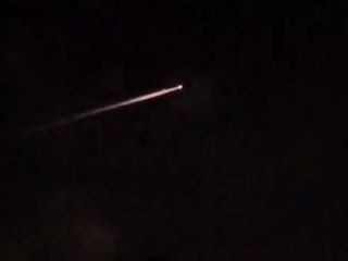 در آسمان تهران و رشت چه خبر است؟ ویدیوهایی از مشاهده شیء نورانی در ایران و جمهوری آذربایجان