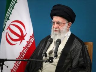 امام جمعه اصفهان: سه نفر برای جانشینی خامنه‌ای توسط‌ مجلس خبرگان تعیین شده‌اند