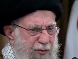 علی خامنه‌ای: جوانان دچار بن‌بست ذهنی می‌شوند و خودکشی می‌کنند