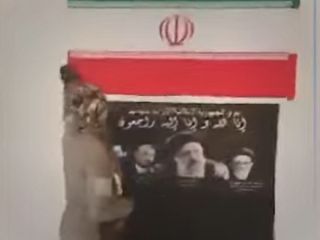 ورود نیروهای مسلح مخالف بشار اسد به ساختمان کنسولگری جمهوری اسلامی در شهر حلب