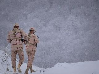 یخ زدن مرزبان جوان در سرمای منفی ۱۸ درجه