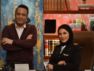 شیوا بحیرایی با رد ادعای نادر قاضی‌پور درباره خارج کردن باتری هلیکوپتر، او را کنفت کرد (ویدیو)