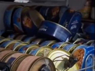 زدن تگ دزدگیر به همه قوطی‌های کنسرو در هایپر مارکت