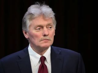 کرملین در واکنش به اجلاس لندن: باید زلنسکی را به قبول صلح وادار کرد