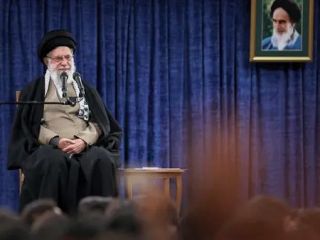 خامنه‌ای در روز تحویل نامه ترامپ به ایران: دعوت آمریکا به مذاکره «فریب افکار عمومی دنیاست»