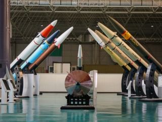 رویترز: مذاکرات آمریکا با تهران شامل برنامه موشکی هم می‌شود