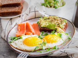 کلید طلایی سلامت؛ اول پروتئین بخورید، بعد فیبر