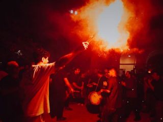 پایان زودهنگام فستیوال کوچه؛ برگزارکنندگان به احترام «مردم عزادار هرمزگان» جشنواره را لغو کردند