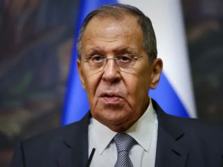 لاوروف: روسیه آماده ذخیره مواد هسته‌ای ایران است