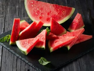 چهار میوه که خطر ابتلا به سرطان را کاهش می‌دهند