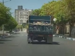 شهرداری بندرعباس، جمع کردن زباله از سطح شهر و پخش آن در مناطق تمیز