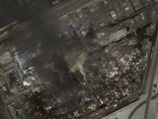 پرده‌برداری تصاویر جدید ماهواره‌ای، از یک گودال عظیم و شدت تخریب انفجار در بندر رجایی