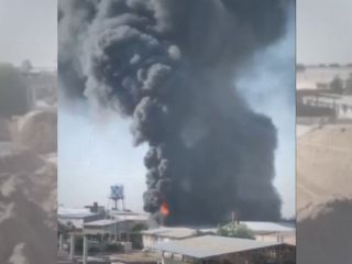 آتش‌سوزی‌های سریالی ایران؛ پس از بندرعباس و کرج، دو واحد صنعتی در قم و مشهد طعمه حریق شدند