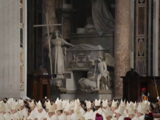 واتیکان: تمامی ۱۳۳ کاردینال واجد شرایط برای انتخاب پاپ بعدی وارد رم شده‌اند