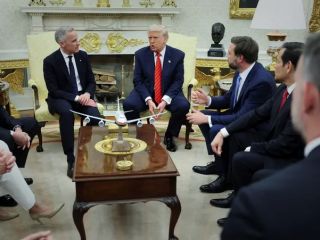 ترامپ طی دیدار با مارک کارنی در کاخ سفید پیوستن کانادا به ایالات متحده را خواستار شد