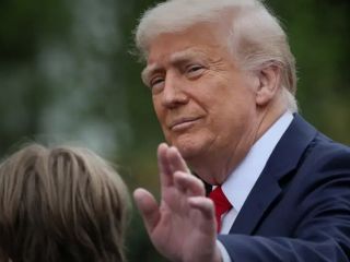 آسوشیتدپرس از تصمیم ترامپ برای تغییر نام «خلیج فارس» به «خلیج عربی» خبر داد