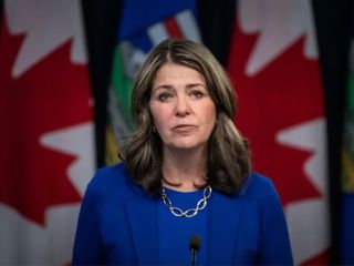 پیشنهاد نخست‌وزیر آلبرتا برای همه‌پرسی جدایی از کانادا