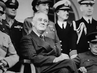 تاثیر پایان جنگ جهانی دوم بر ایران از دید چند شخصیتی که در آن زمان آنرا تجربه کرده‌اند