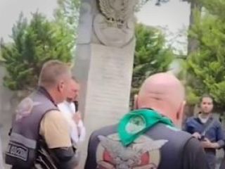 ادای احترام موتورسواران لهستان در آرامگاه لهستانی‌ها در بندر انزلی