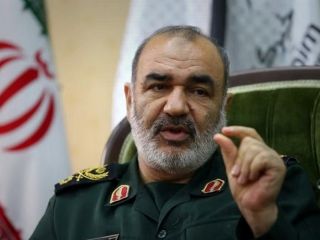 فرمانده کل سپاه پاسداران: آمریکا در موضوع هسته‌ای تهدیدمان کند، برای جنگ آماده‌ایم