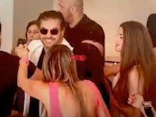 مردی در اردن پس از دیدن همسرش در مراسم استقبال از راغب علامه، خواننده لبنانی، او را طلاق داد