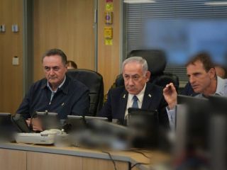 اسرائیل هیوم: توافق ترامپ و حوثی‌ها، فرصت به اسرائیل برای هدف‌ قرار دادن رژیم ایران است