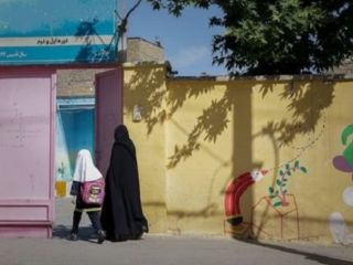 ایران برای صرفه‌جویی در برق ساعت کار مدارس را  به شش صبح تا یک بعدازظهر تغییر داد