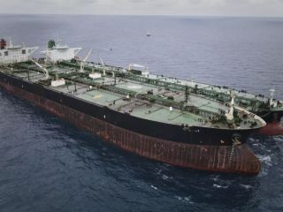 آمریکا شرکت‌هایی را که نفت ایران را به چین منتقل می‌کردند تحریم کرد